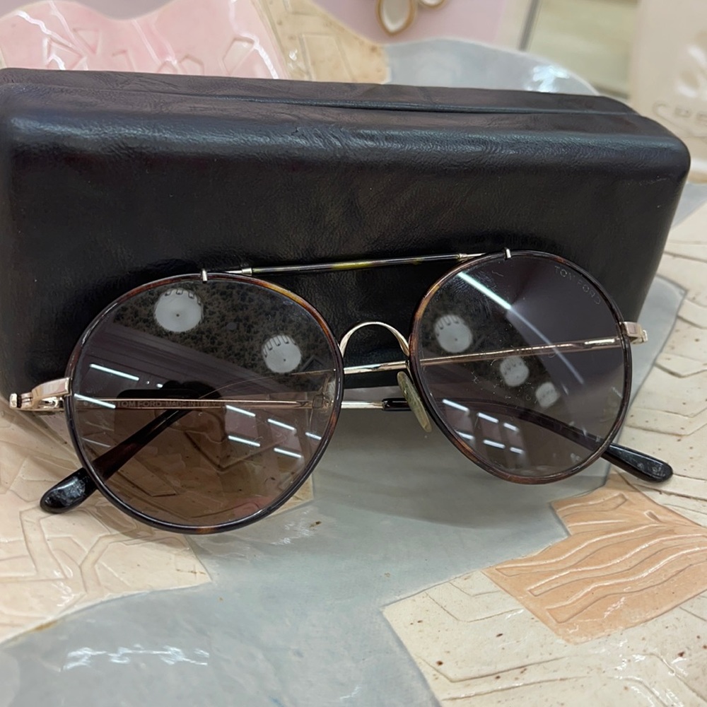 Tom Ford round sunglasses tortoise frame
